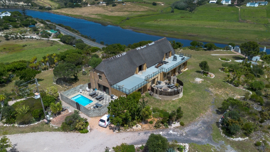 6 Bedroom Property for Sale in Stilbaai Oos Western Cape